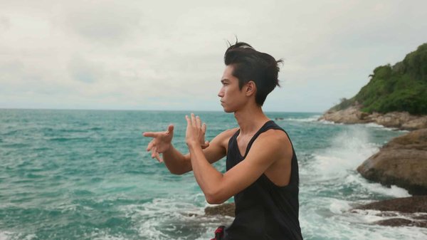 Explorez les cours de taichi à paris pour tous les âges